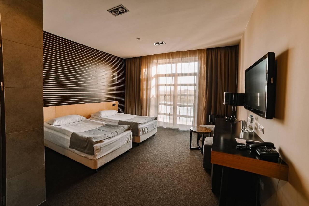 Park Hotel Switzerland Obariv Extérieur photo