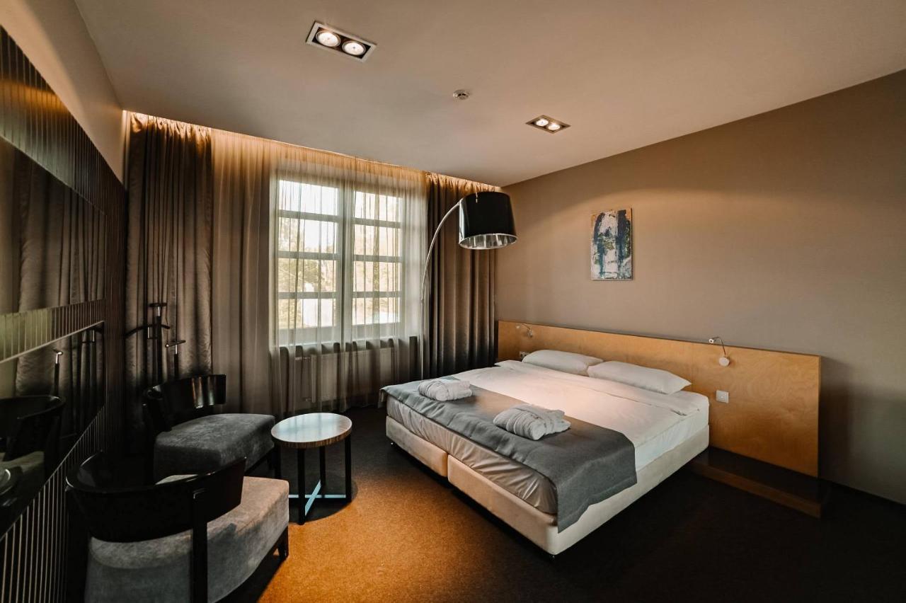 Park Hotel Switzerland Obariv Extérieur photo